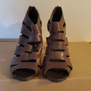 brand new ladies banana republic heeled sandals
